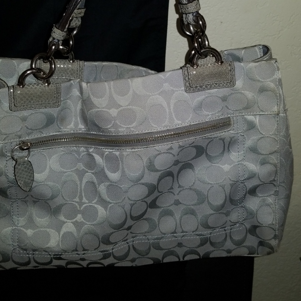 Coach - Picture 4 of 8
